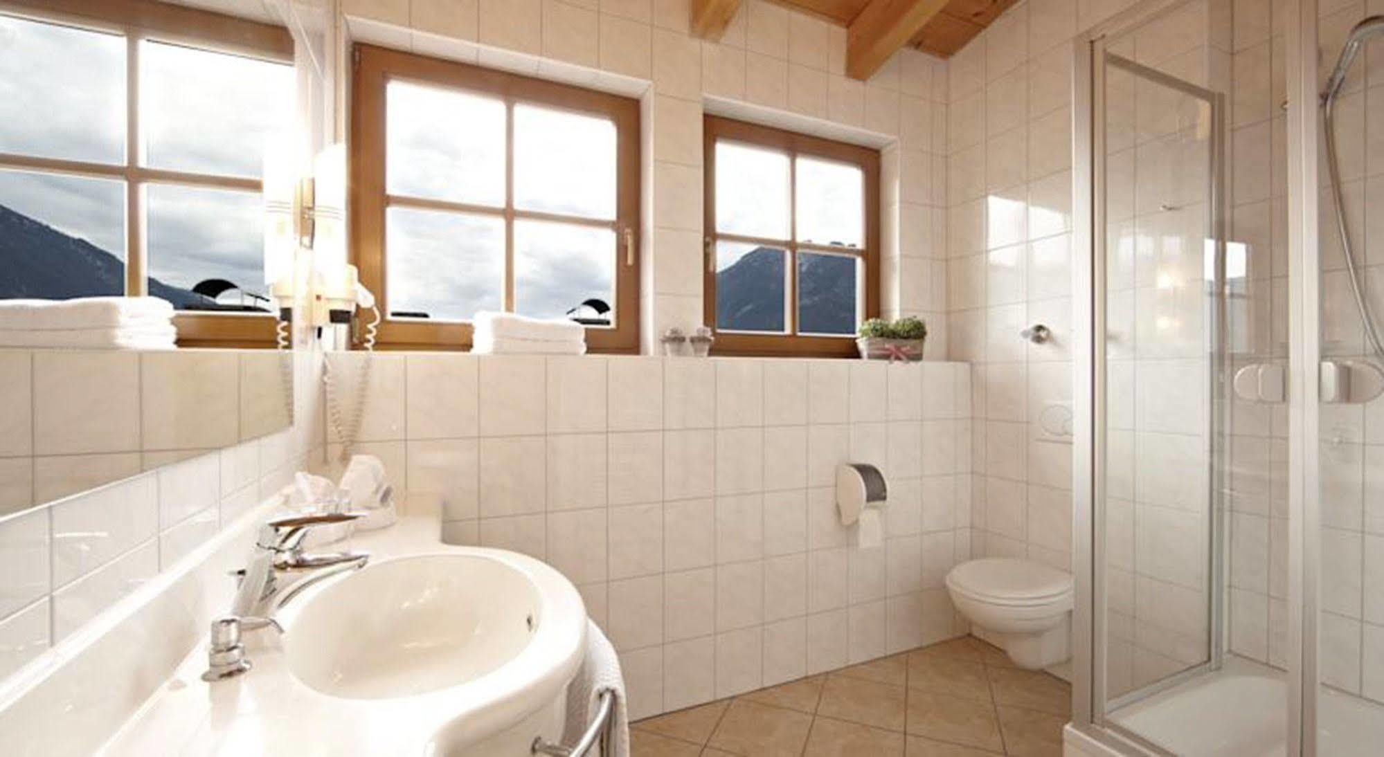 Hotel Schatten Garmisch-Partenkirchen Bagian luar foto